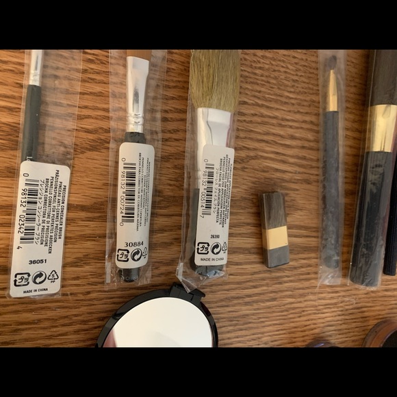 NEW! Bare Minerals and Estée Lauder Brushes, Powde - Picture 5 of 8